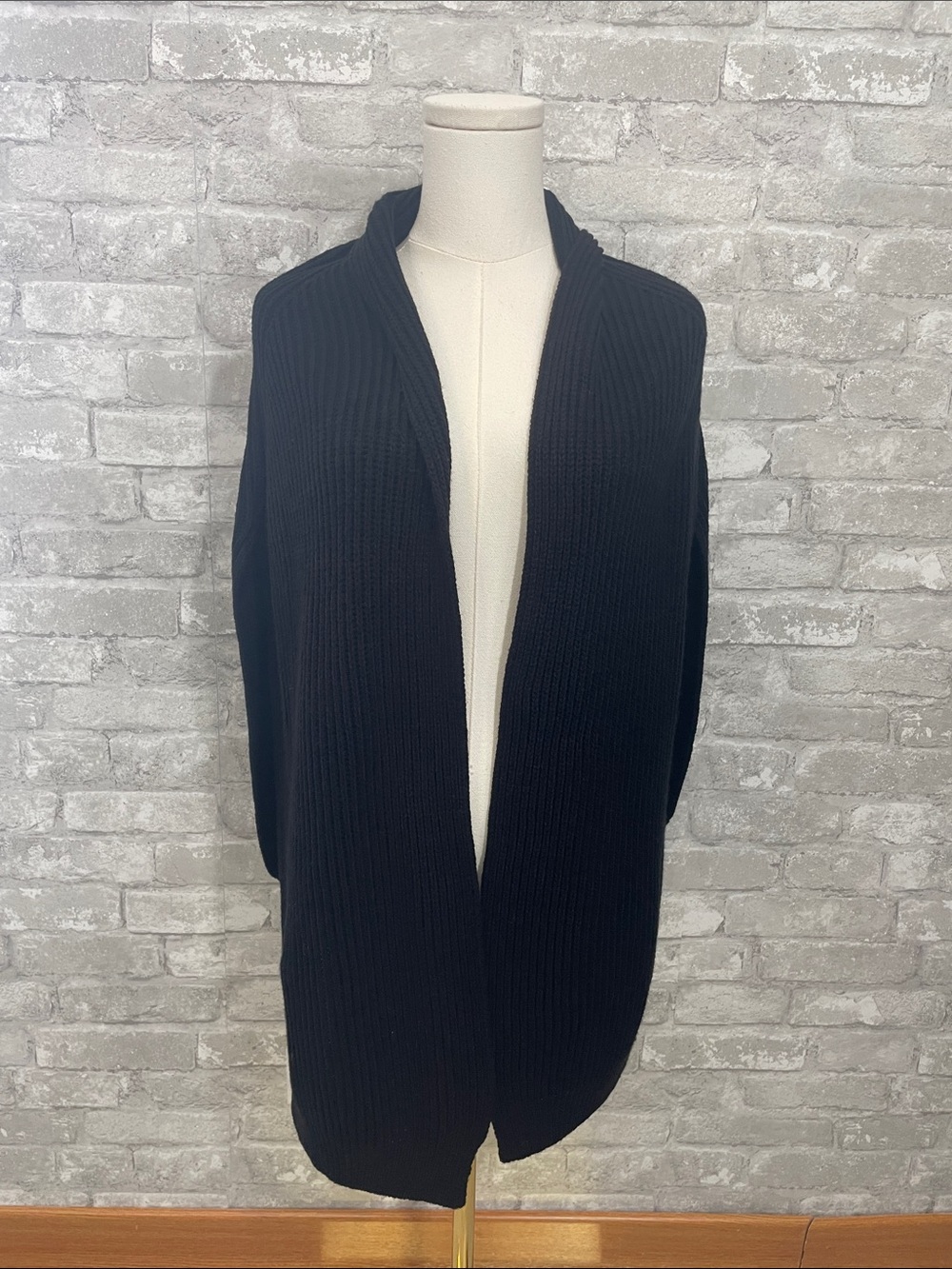 Do everything in love Black Ribbed Sweater Scarf